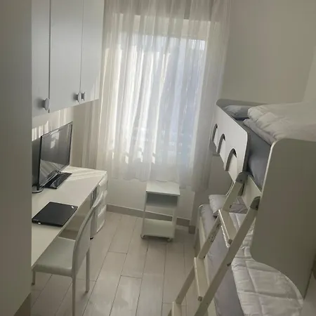 Vista Con Terrazza Esclusiva アパート