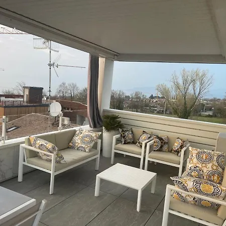 Vista Con Terrazza Esclusiva Апартаменты *
